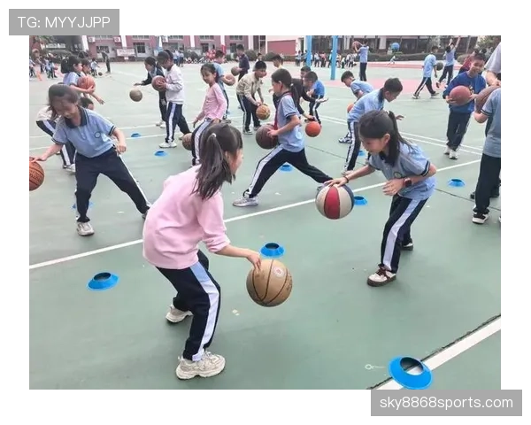 篮球新手必学：走步与两次运球的区别解析